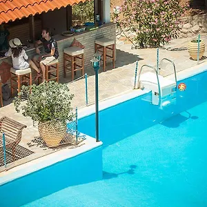 Ξενοδοχείο με διαμερίσματα Porto Koufo Resort **